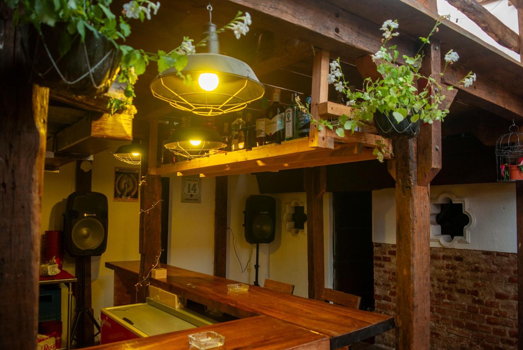Kamazoztz Hostel And Travel Antigua Zewnętrze zdjęcie