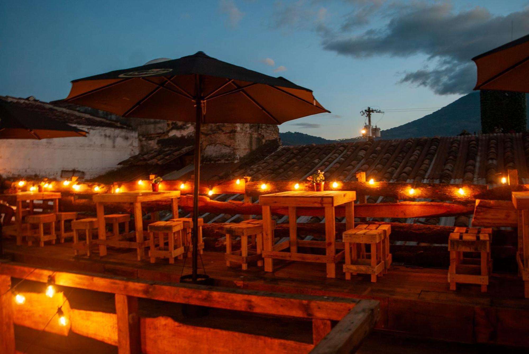 Kamazoztz Hostel And Travel Antigua Zewnętrze zdjęcie