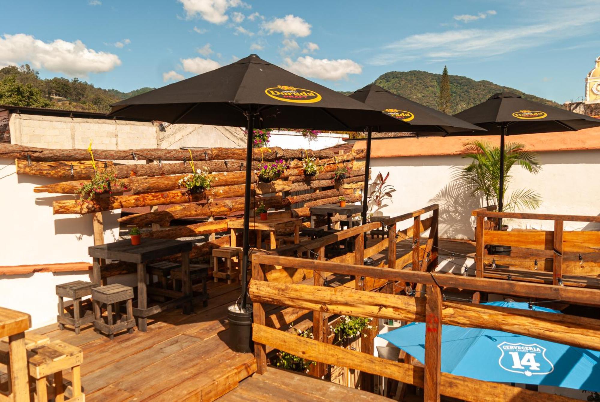Kamazoztz Hostel And Travel Antigua Zewnętrze zdjęcie