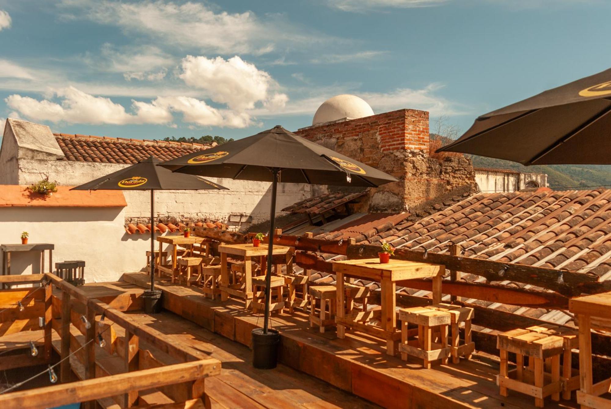 Kamazoztz Hostel And Travel Antigua Zewnętrze zdjęcie