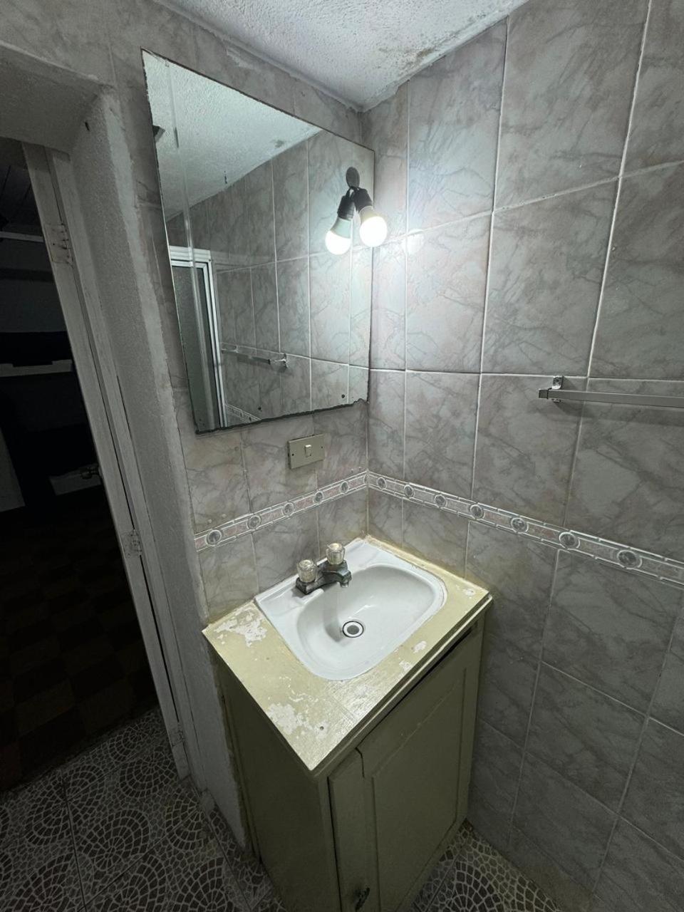 Kamazoztz Hostel And Travel Antigua Zewnętrze zdjęcie