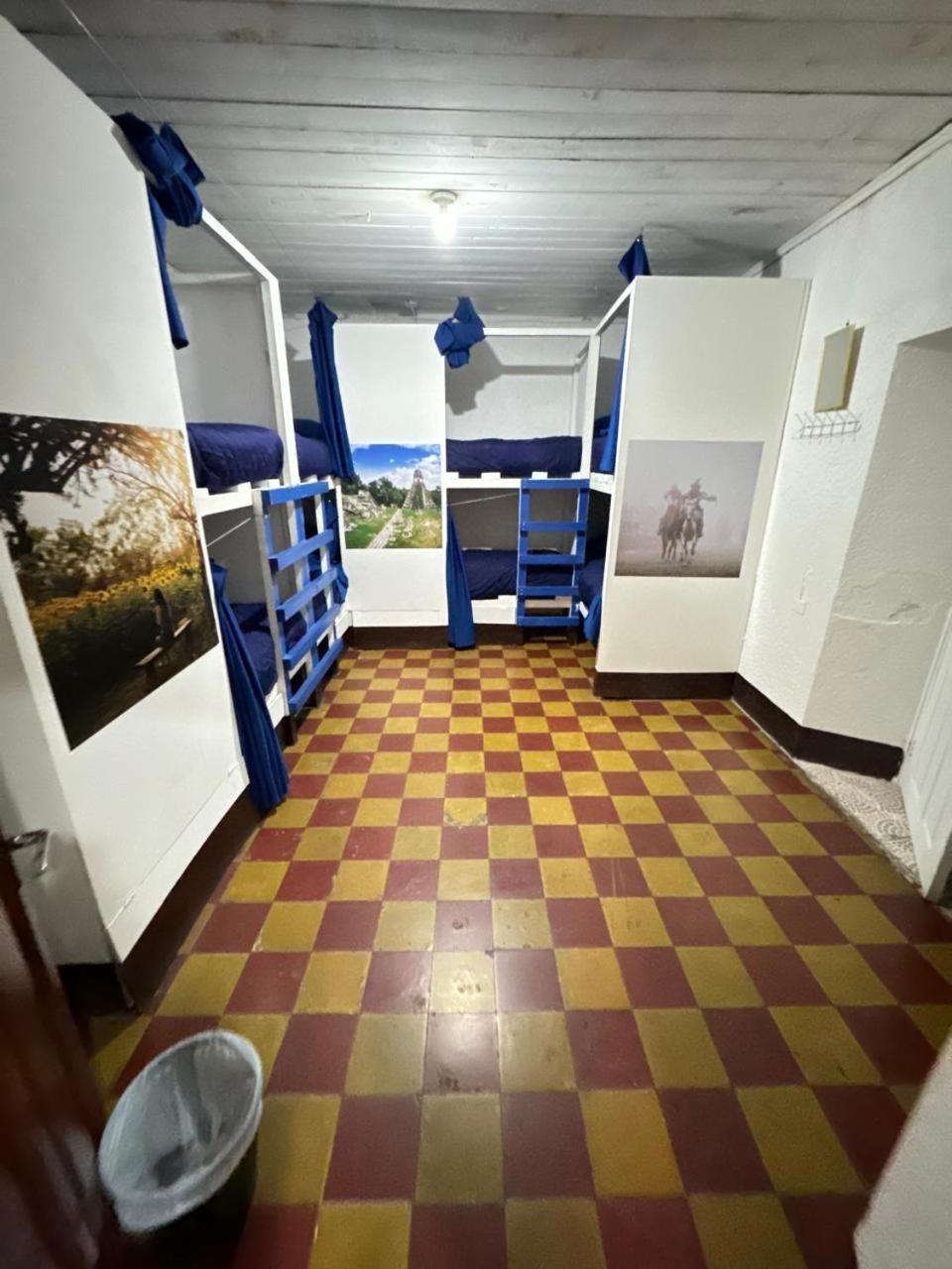 Kamazoztz Hostel And Travel Antigua Zewnętrze zdjęcie